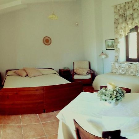 Вилла Agriturismo Tre Santi Падула Экстерьер фото